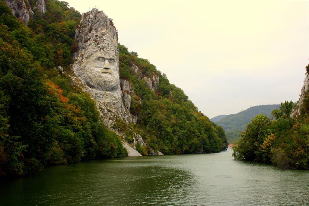 Pensiunea Mirific Дубова Экстерьер фото